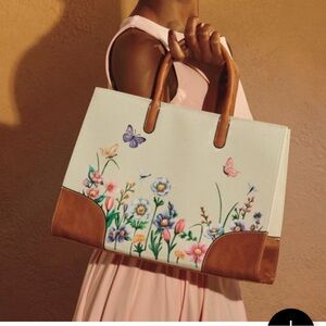 Floral White and Tan Women's Tote Bag